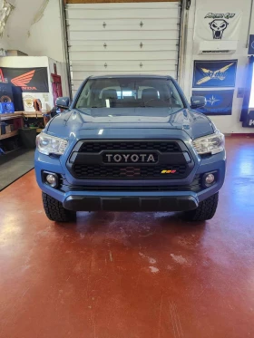 Toyota Tacoma * SR5 * BABY BLUE* GLODEN RIMS*  | Auto.bg — изображение 6