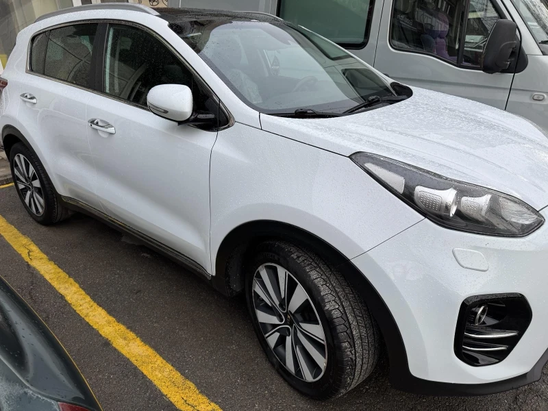 Kia Sportage Панорама Камера Сменена Верига, снимка 4 - Автомобили и джипове - 51368891