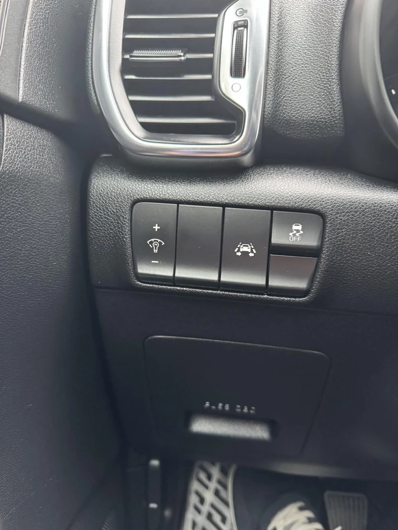 Kia Sportage Панорама Камера Сменена Верига, снимка 10 - Автомобили и джипове - 51368891