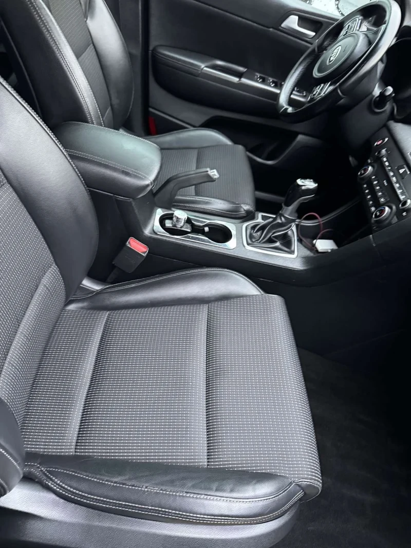 Kia Sportage Панорама Камера Сменена Верига, снимка 8 - Автомобили и джипове - 51368891