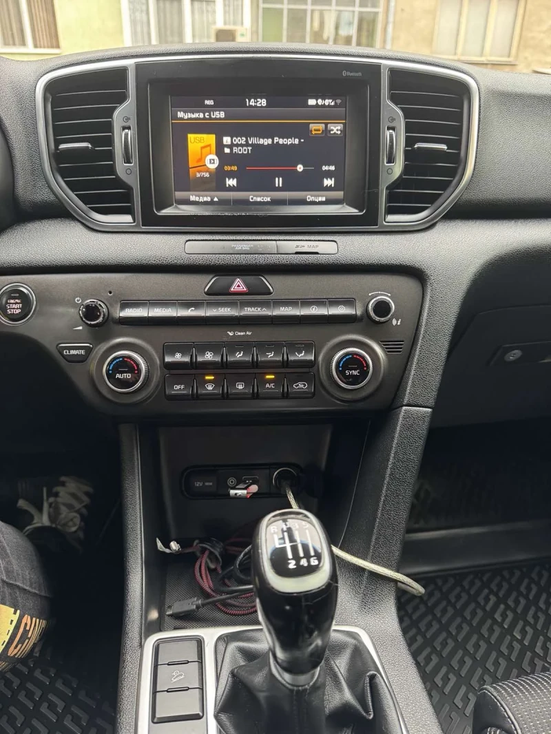 Kia Sportage Панорама Камера Сменена Верига, снимка 9 - Автомобили и джипове - 51368891