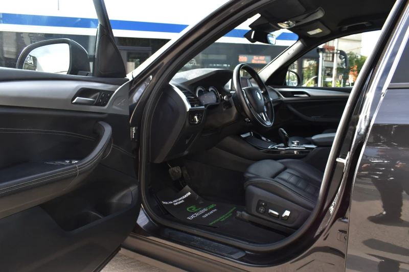 BMW X3 2.0i* xDrive* 70000KM!!!, снимка 8 - Автомобили и джипове - 51908926