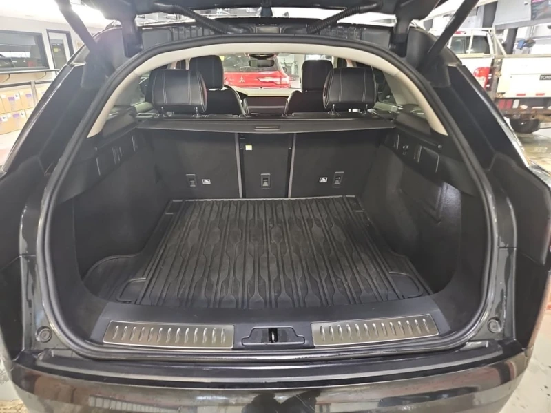 Land Rover Range Rover Velar * S * CARFAX * ЦЕНА ДО БГ, снимка 14 - Автомобили и джипове - 53050943