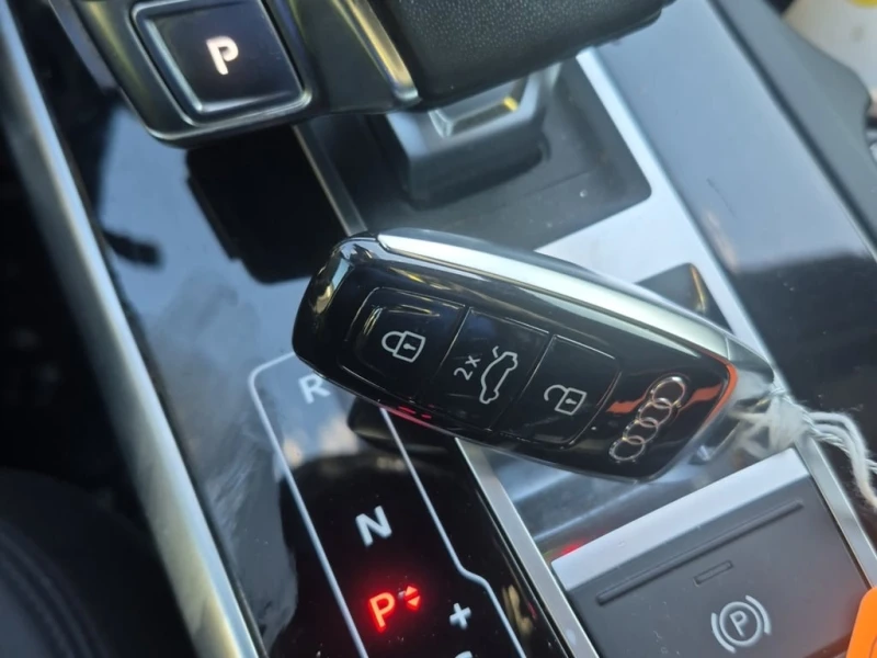 Audi Q7 * KOMFORT * CARFAX * БЕЗ ПЪРВОНАЧАЛНА ВНОСКА, снимка 8 - Автомобили и джипове - 53257195