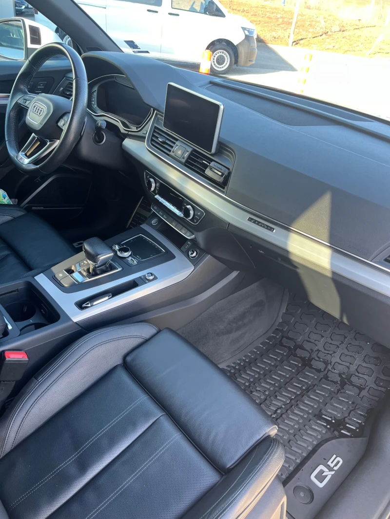 Audi Q5 B&O* Matrix* 360* DIS* Pano* ОБДУХ* Digital, снимка 10 - Автомобили и джипове - 53501049