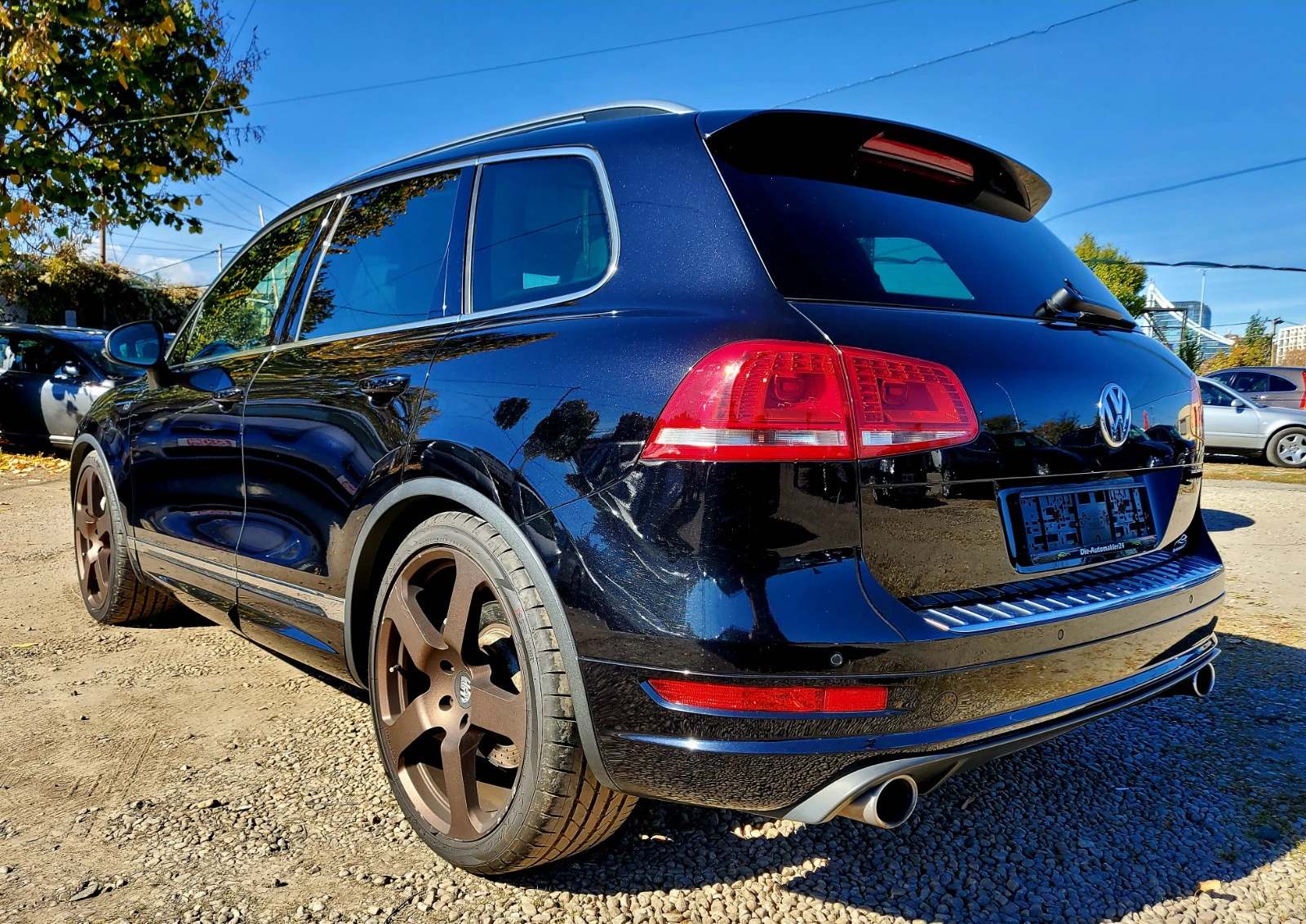 VW Touareg 4.2 TDI 410 к.с. R-LINE MTM. ЛИЗИНГ БЕЗ ДОКАЗВАНЕ  - изображение 3