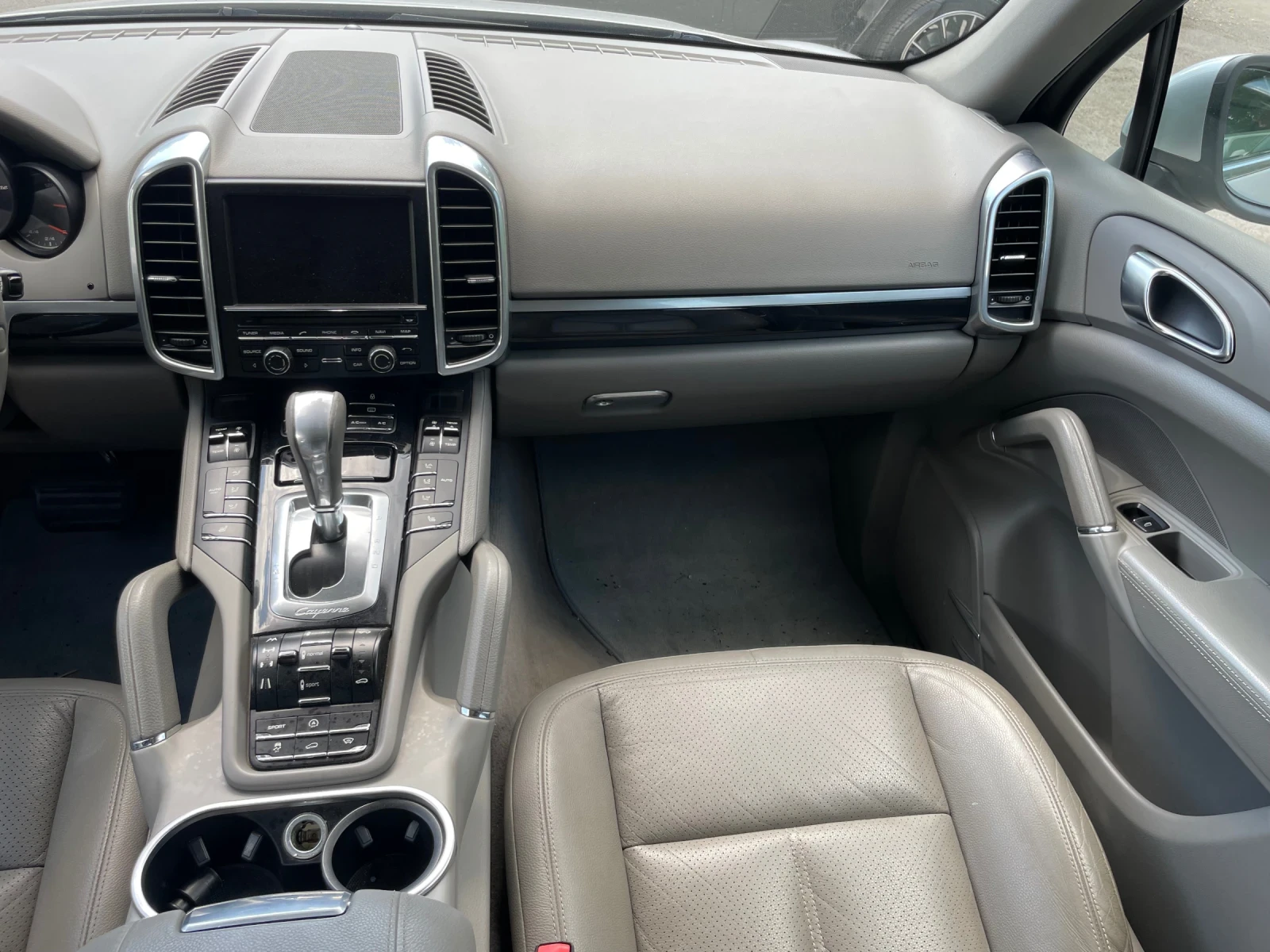 Porsche Cayenne 3.0D/Panorama/AirMatic/Tow Pack - изображение 10