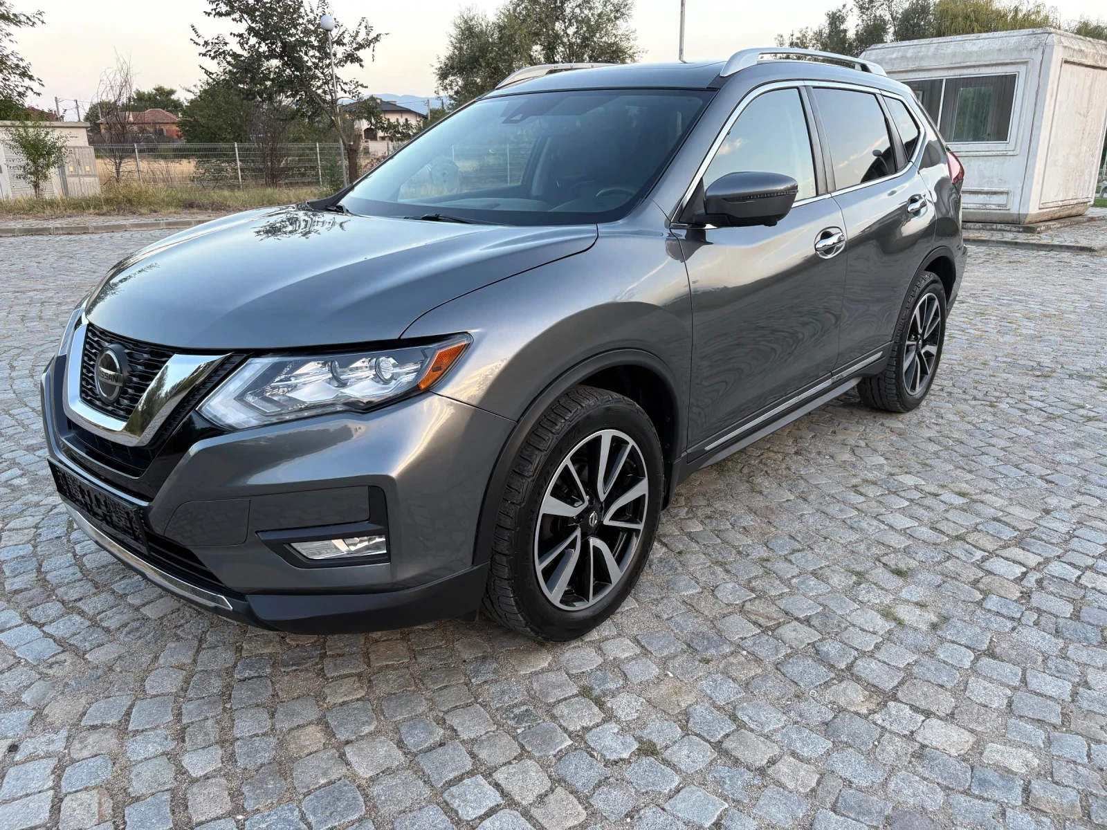 Nissan Rogue X-trail  SL  PLATINUM 4x4 FULL 65000km !!!  - изображение 3