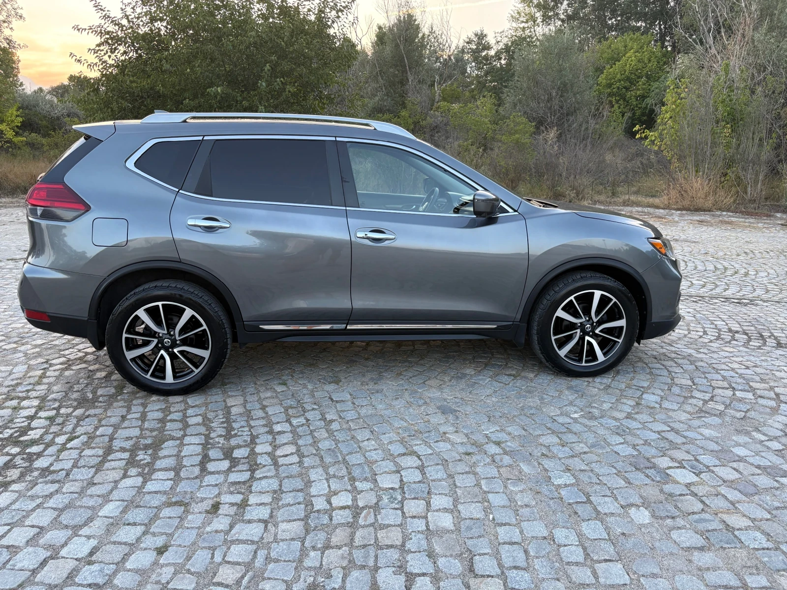 Nissan Rogue X-trail  SL  PLATINUM 4x4 FULL 65000km !!!  - изображение 4