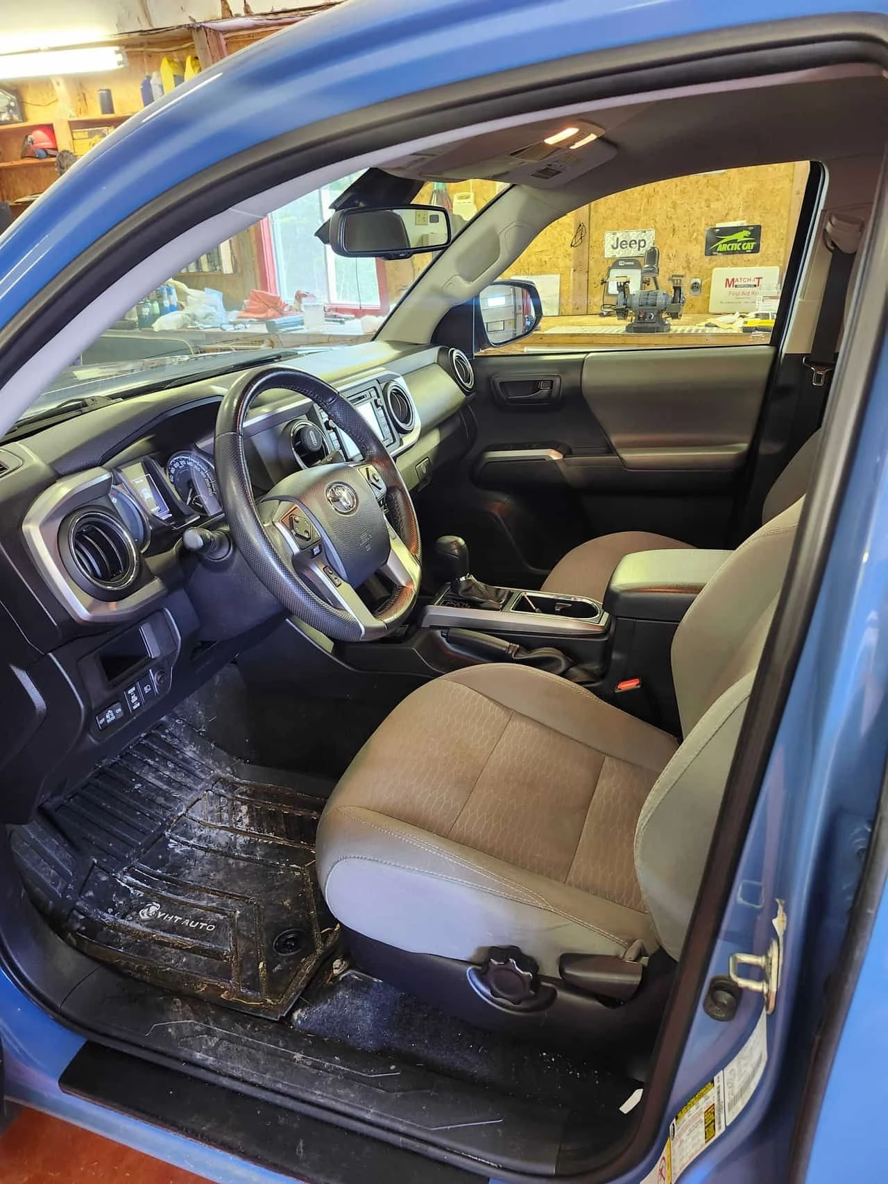 Toyota Tacoma * SR5 * BABY BLUE* GLODEN RIMS* , снимка 5 - Автомобили и джипове - 54006658