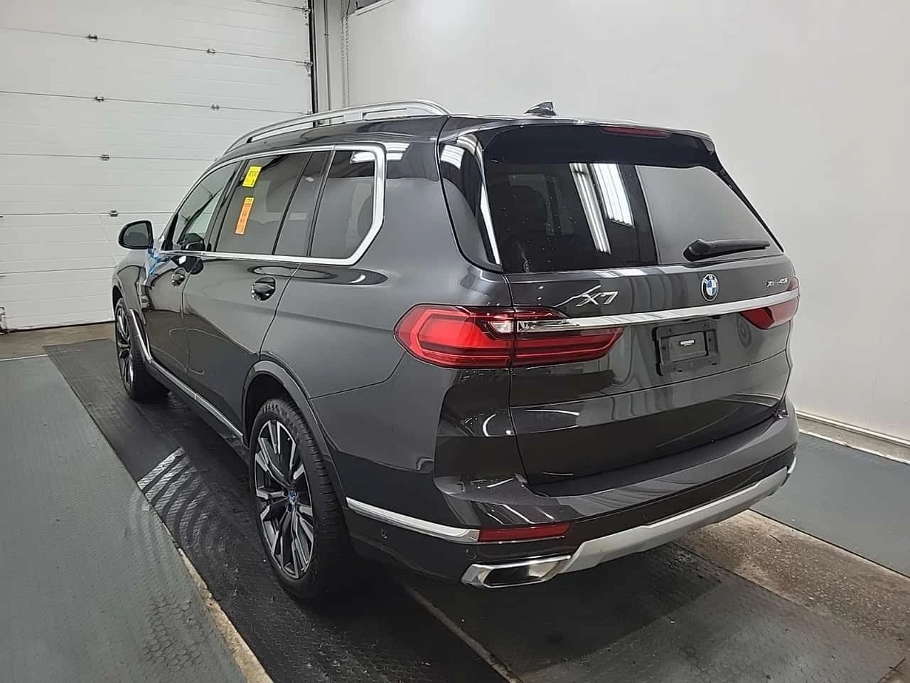 BMW X7 * XDRIVE40I * 7 МЕСТЕН * 360 * 2 КЛЮЧА * H/K, снимка 4 - Автомобили и джипове - 54415720