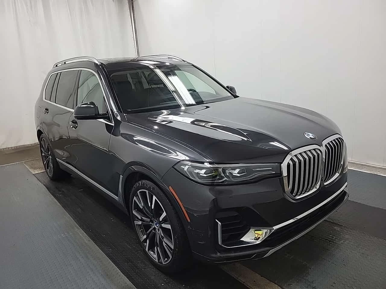 BMW X7 * XDRIVE40I * 7 МЕСТЕН * 360 * 2 КЛЮЧА * H/K, снимка 2 - Автомобили и джипове - 54415720
