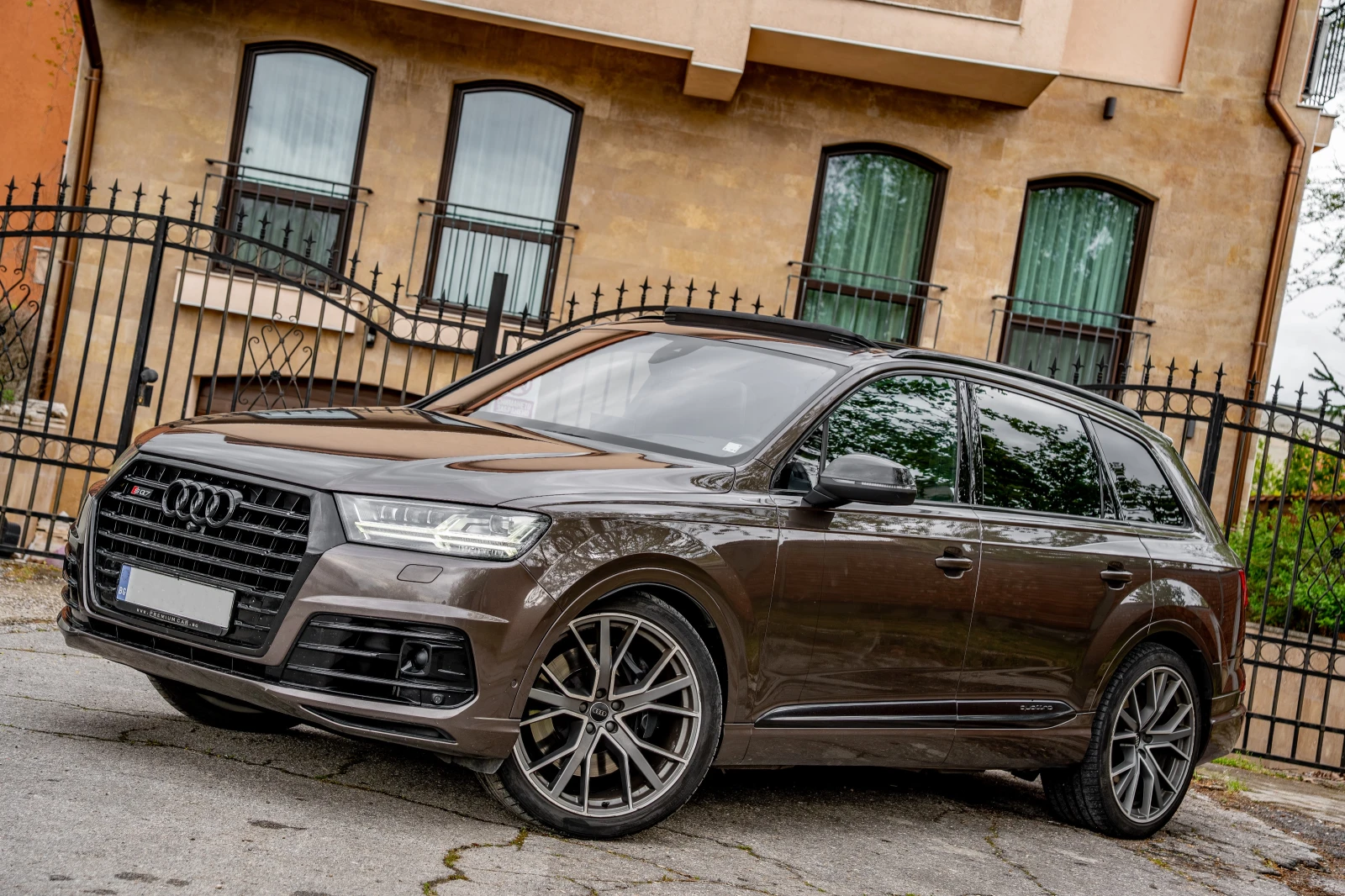 Audi SQ7, снимка 3 - Автомобили и джипове - 54450731