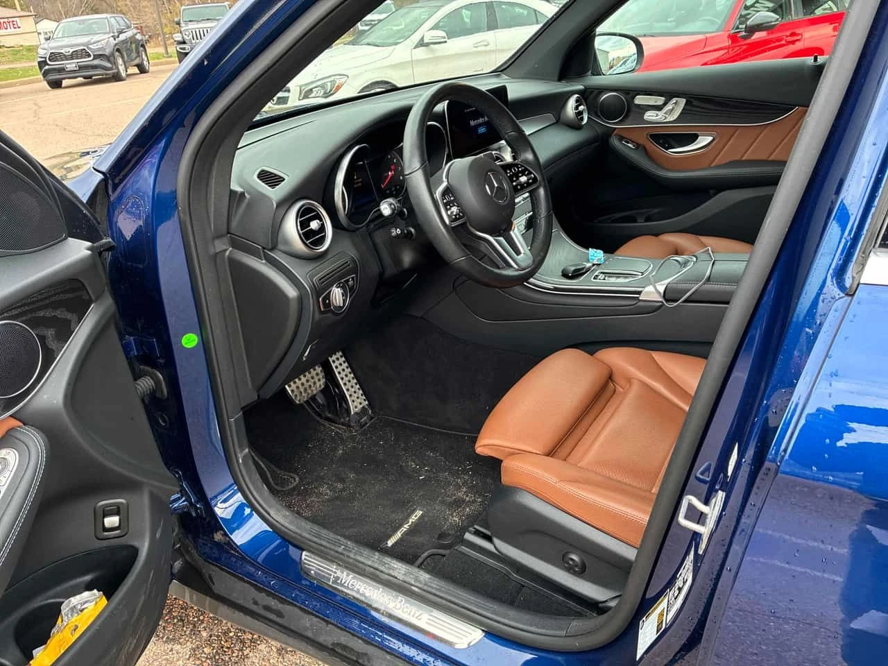 Mercedes-Benz GLC 300 CARFAX * ПОДГРЕВИ * ПАНО * KEYLESS, снимка 5 - Автомобили и джипове - 54647759