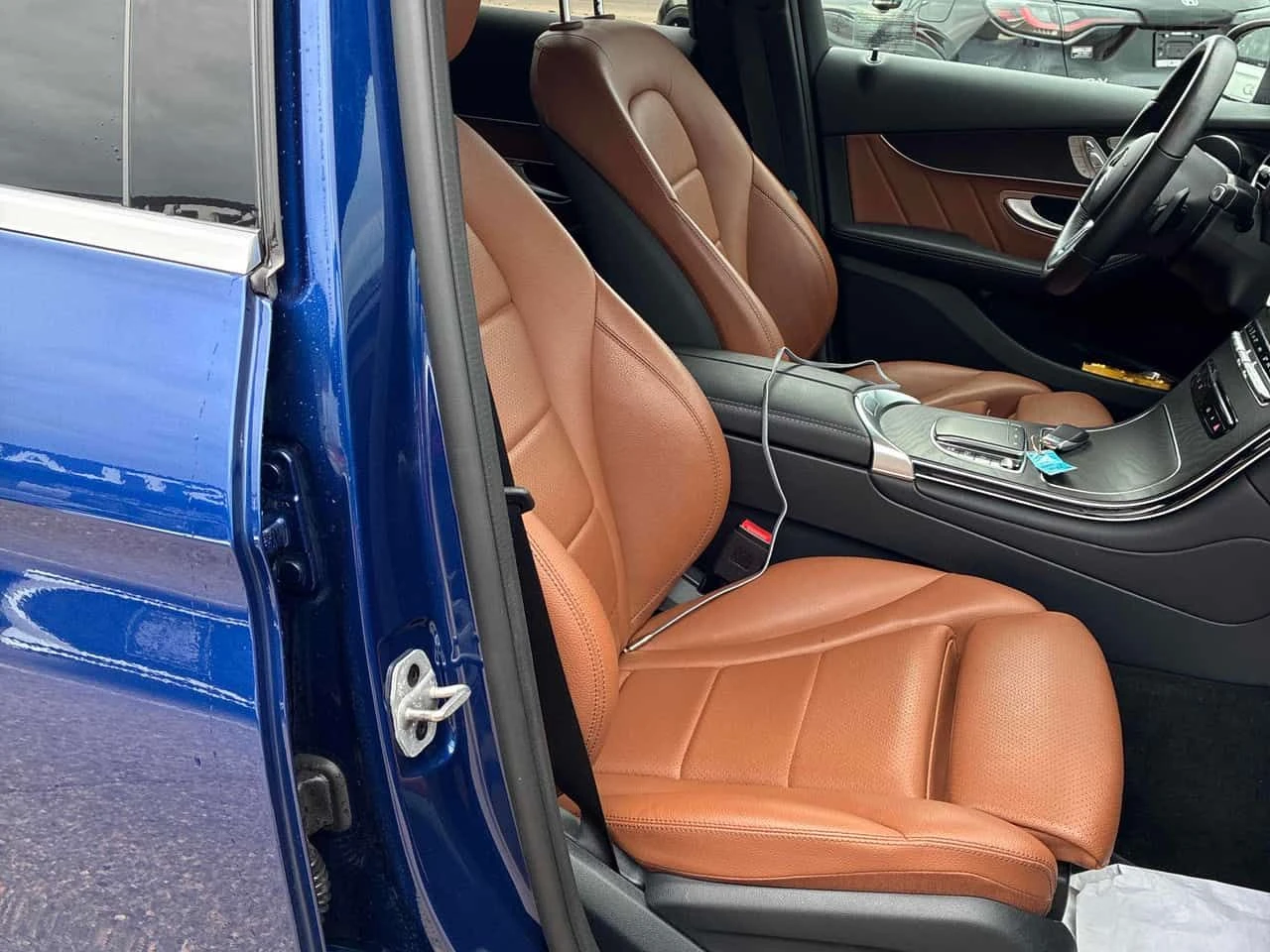 Mercedes-Benz GLC 300 CARFAX * ПОДГРЕВИ * ПАНО * KEYLESS, снимка 13 - Автомобили и джипове - 54647759