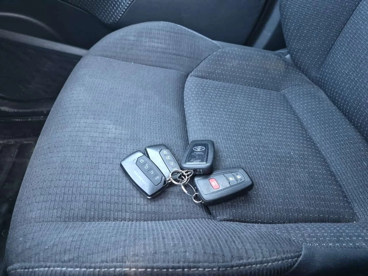 Toyota C-HR * XLE * ���������� ��� ������������ ������*  | Mobile.bg � ����������� 8