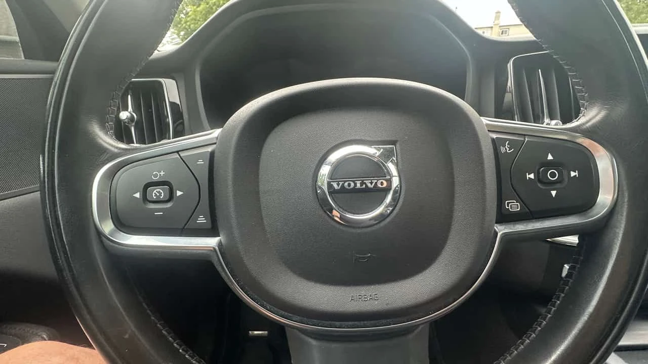 Volvo XC60 * Momentum * CARFAX * ЦЕНА ДО БГ, снимка 12 - Автомобили и джипове - 55308282