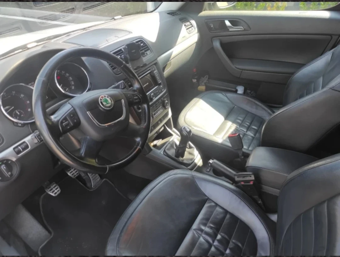 Skoda Yeti 1.8 / 4x4, снимка 8 - Автомобили и джипове - 55904816