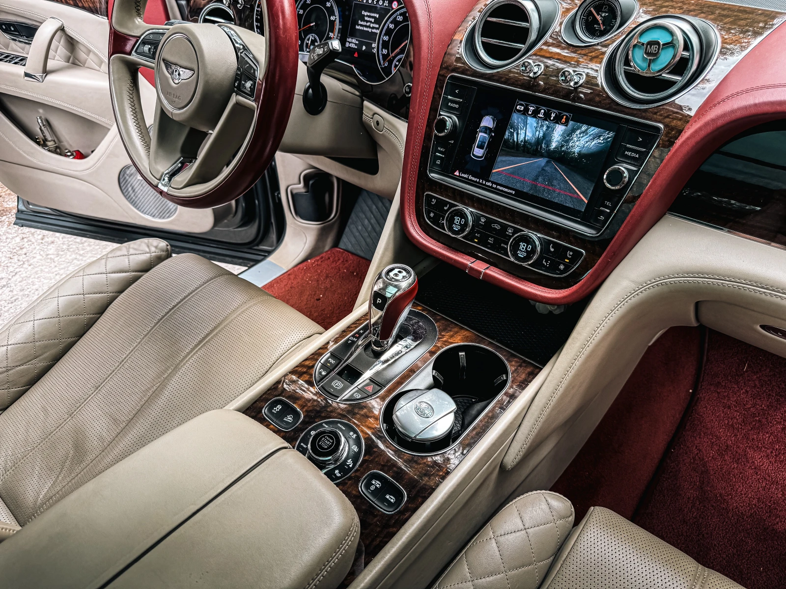 Bentley Bentayga, снимка 9 - Автомобили и джипове - 56070973