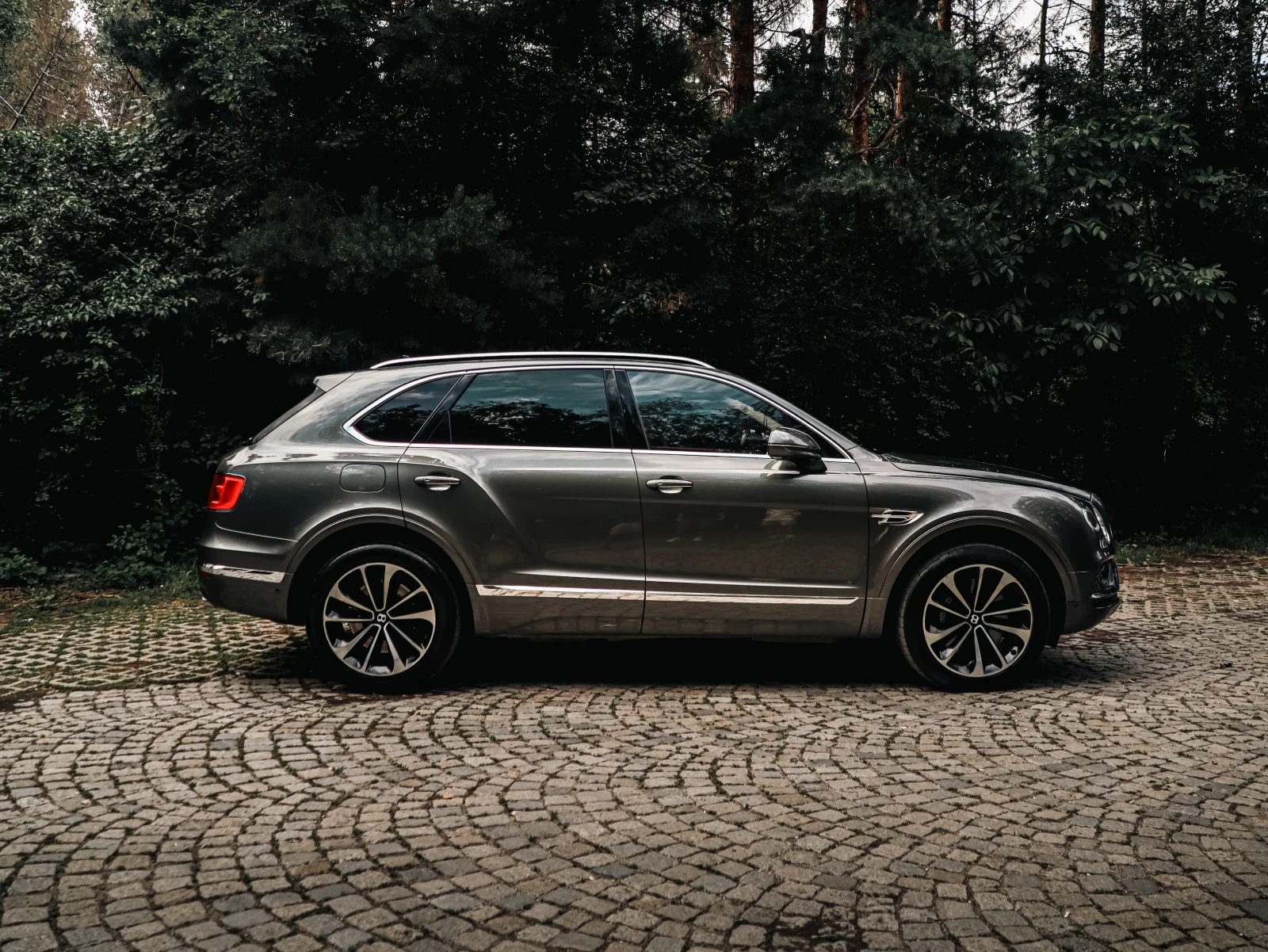 Bentley Bentayga, снимка 4 - Автомобили и джипове - 56070973