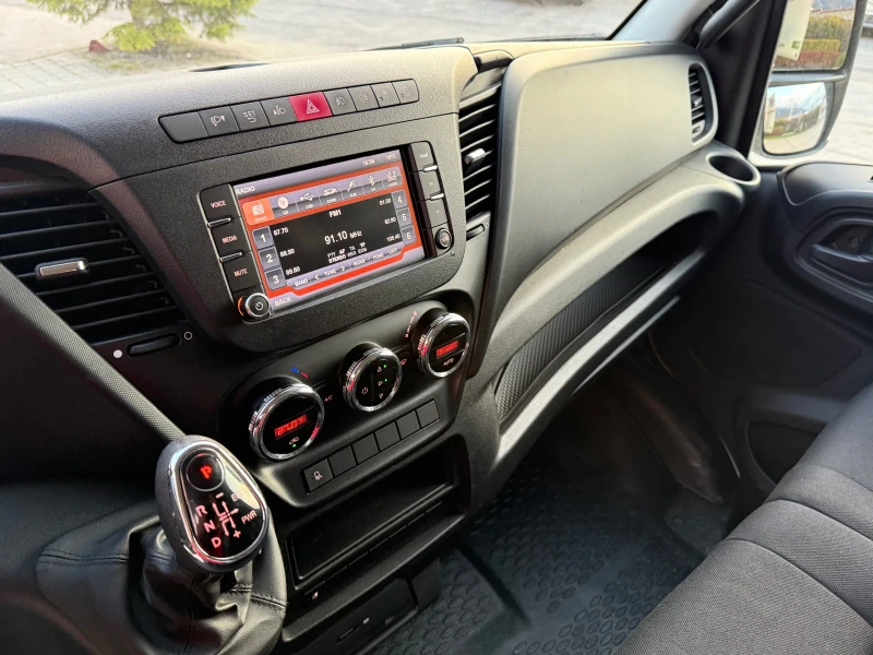 Iveco Daily 40-170 3.0HPI Хладилен до 3.5т. Падащ борд 1тон, снимка 13 - Бусове и автобуси - 52482618