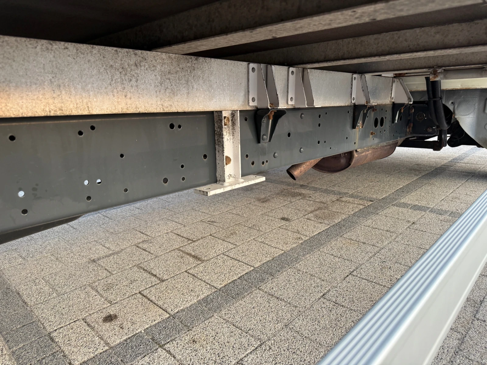 Iveco Daily 40-170 3.0HPI Хладилен до 3.5т. Падащ борд 1тон - изображение 9