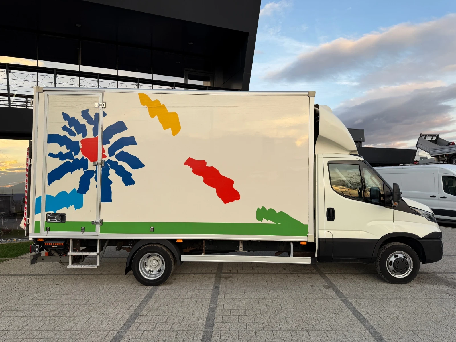 Iveco Daily 40-170 3.0HPI Хладилен до 3.5т. Падащ борд 1тон - изображение 8