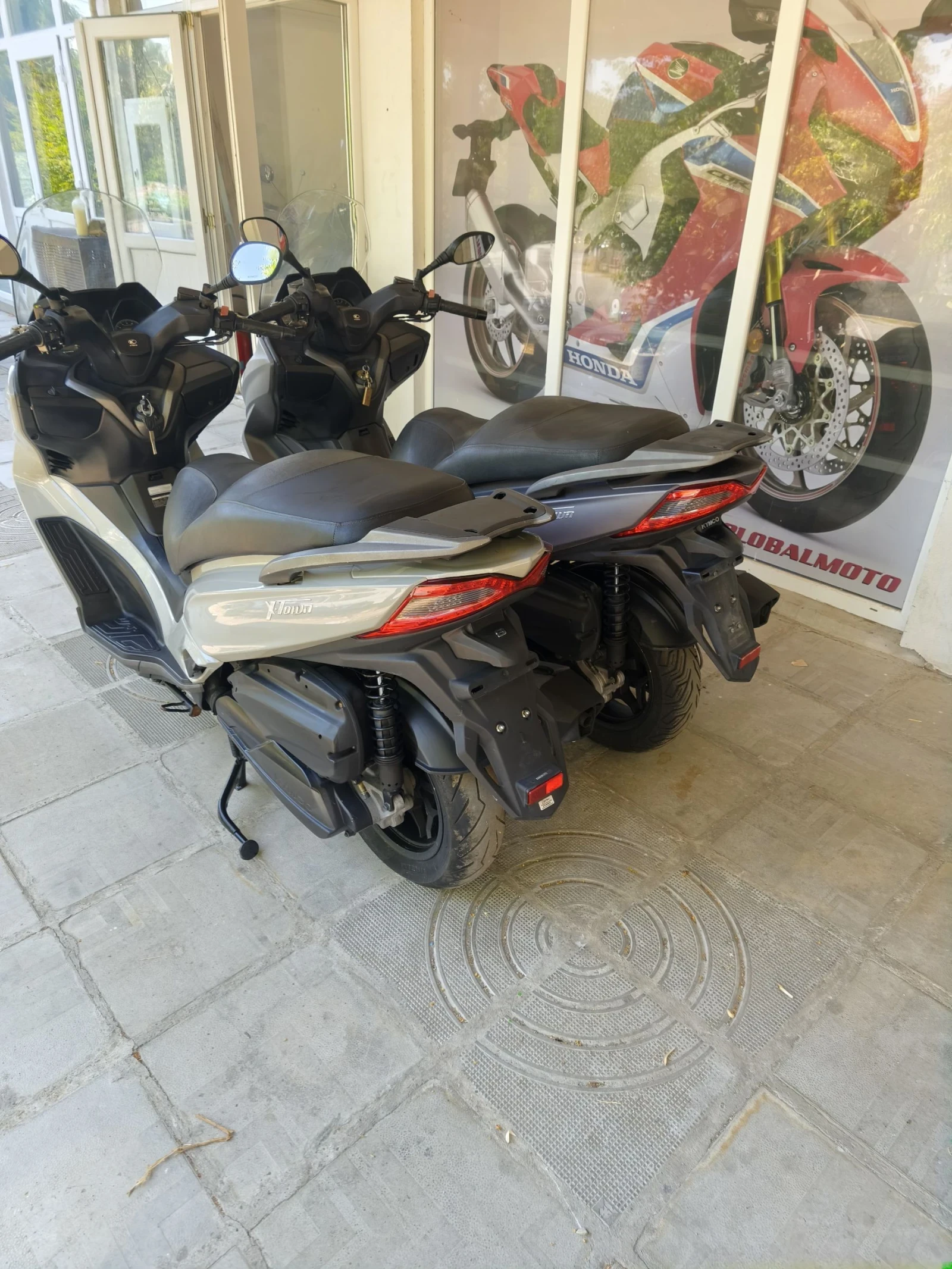 Kymco Downtown X.town300, снимка 3 - Мотоциклети и мототехника - 55368241