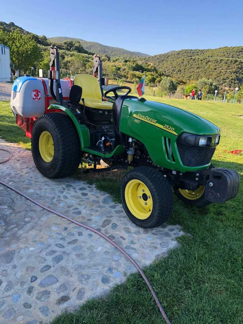 Трактор John Deere 2520 HST, снимка 1 - Селскостопанска техника - 32992164