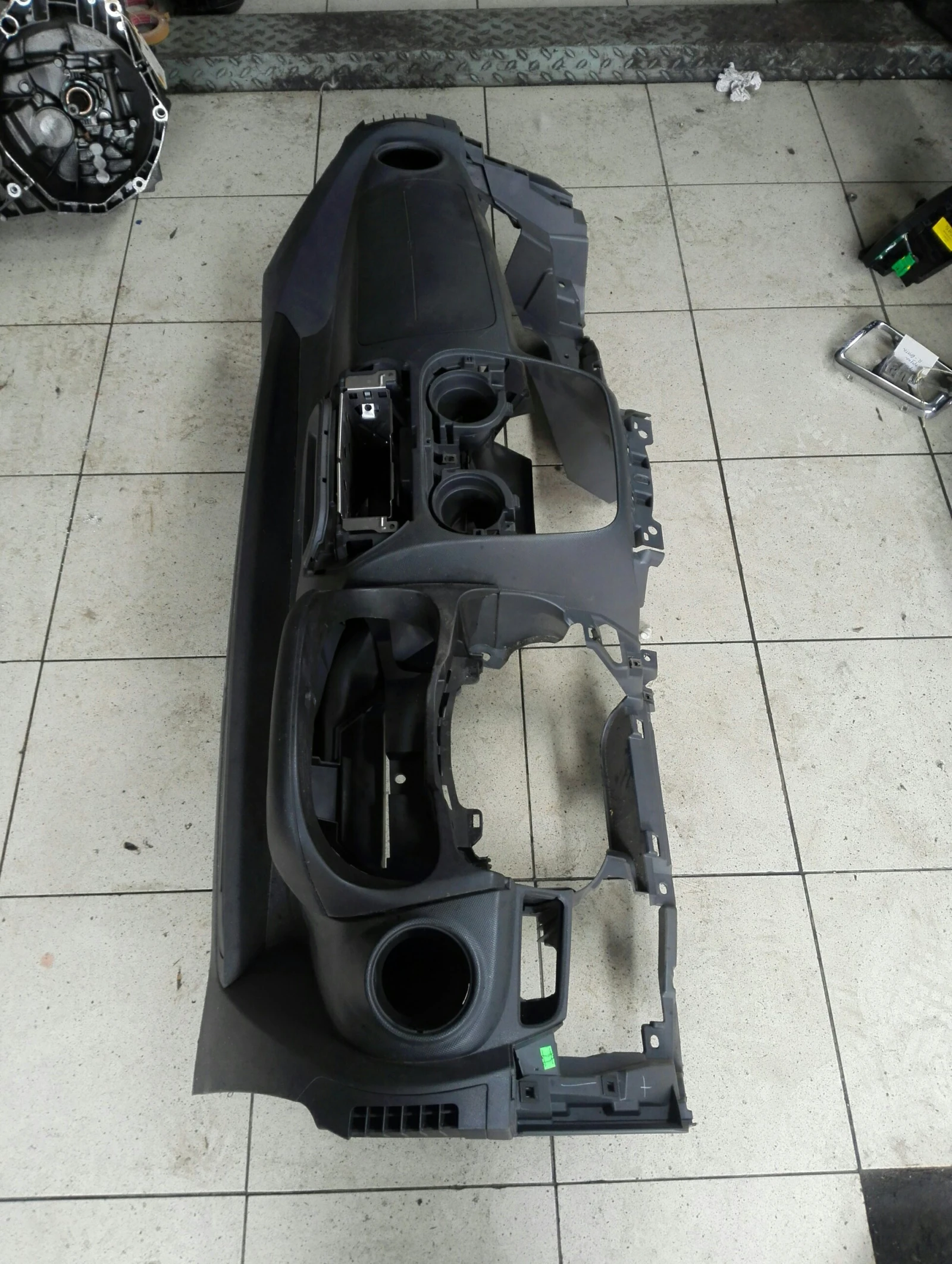       ( ,  ) 1.3MJET | Mobile.bg   1