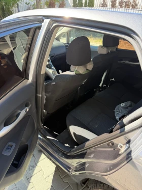 Toyota Auris 2.0 D4D, Регистрирана, navi - carplay, снимка 8
