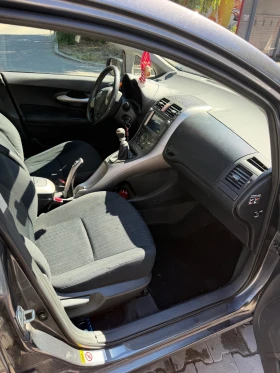 Toyota Auris 2.0 D4D, Регистрирана, navi - carplay, снимка 6