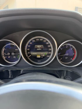 Mercedes-Benz E 300 Hybrid AMG Pack, снимка 13