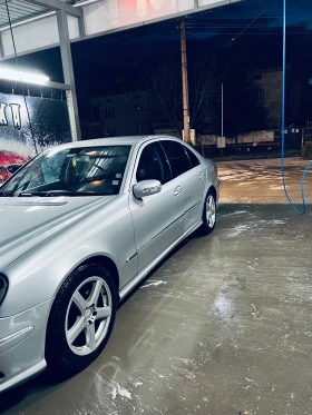 Mercedes-Benz E 320, снимка 2