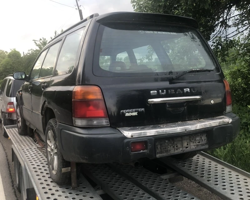 Subaru Forester 2.0 i automat, снимка 3 - Автомобили и джипове - 45812235