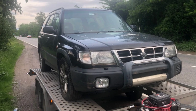 Subaru Forester 2.0 i automat, снимка 1 - Автомобили и джипове - 45812235