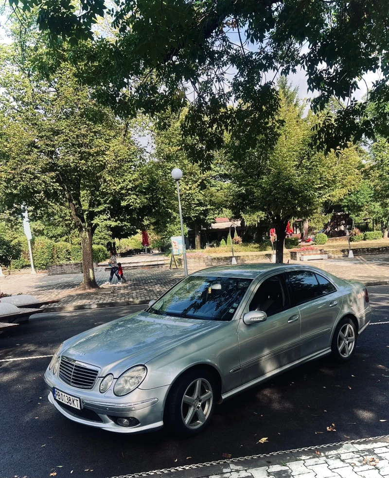 Mercedes-Benz E 320, снимка 5 - Автомобили и джипове - 48310601