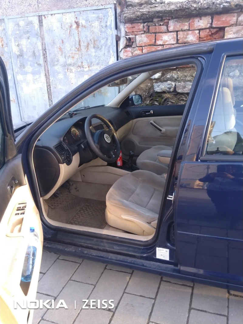 VW Bora 1.6 SR, снимка 5 - Автомобили и джипове - 48356176