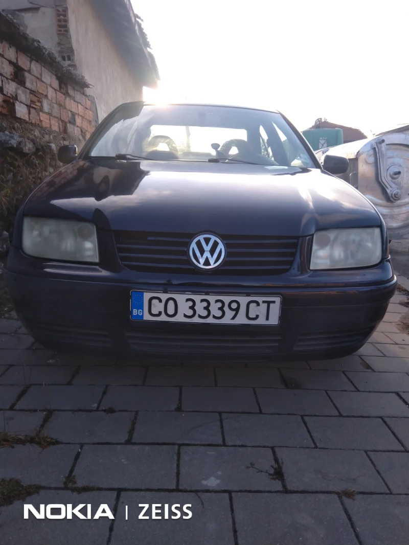 VW Bora 1.6 SR, снимка 1 - Автомобили и джипове - 48356176