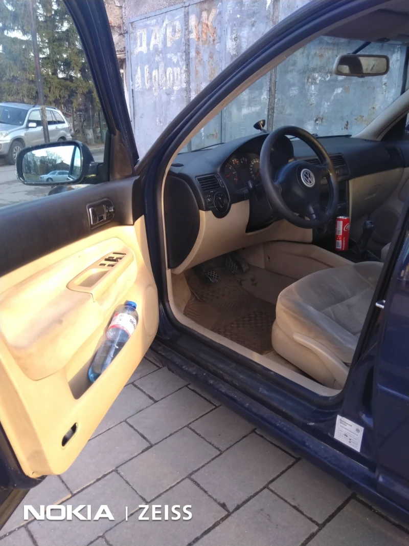 VW Bora 1.6 SR, снимка 4 - Автомобили и джипове - 48356176