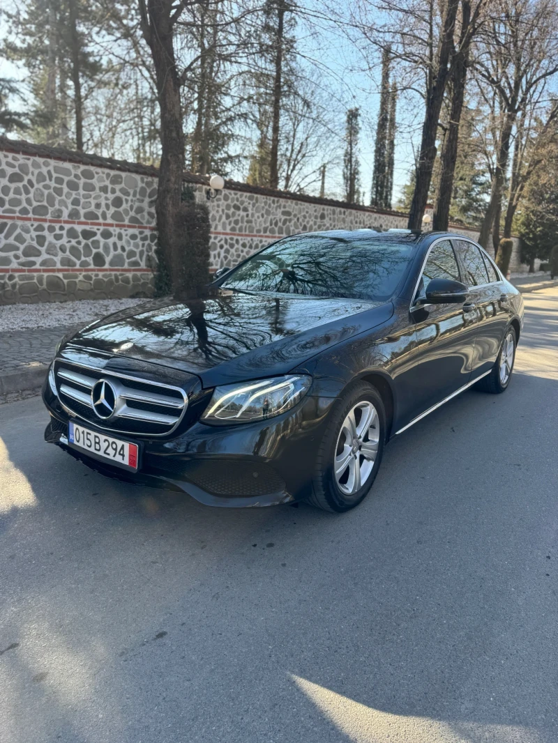 Mercedes-Benz E 220 Avangarde, снимка 1 - Автомобили и джипове - 49097197