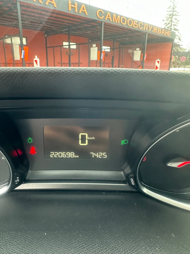 Peugeot 308 1.6Blue hid, снимка 9 - Автомобили и джипове - 49256289