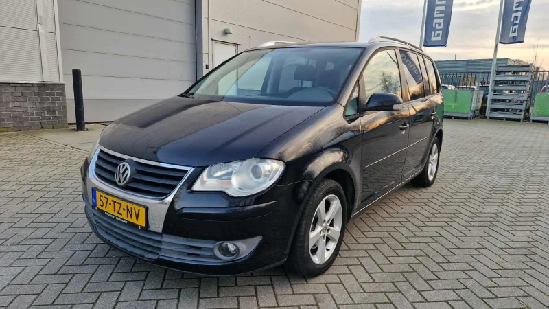 VW Touran, снимка 3 - Автомобили и джипове - 53329435