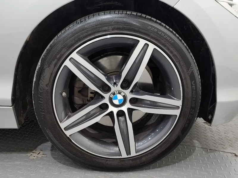 BMW 118 D Sports 5-Door, снимка 5 - Автомобили и джипове - 55830604