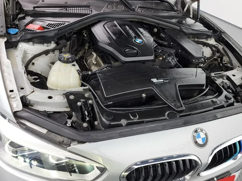 BMW 118 D Sports 5-Door, снимка 6 - Автомобили и джипове - 55830604