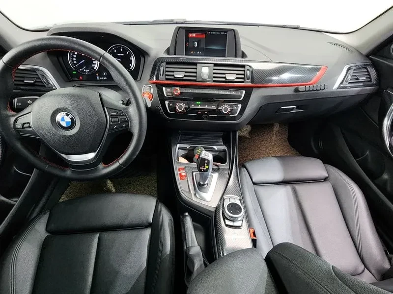 BMW 118 D Sports 5-Door, снимка 7 - Автомобили и джипове - 55830604