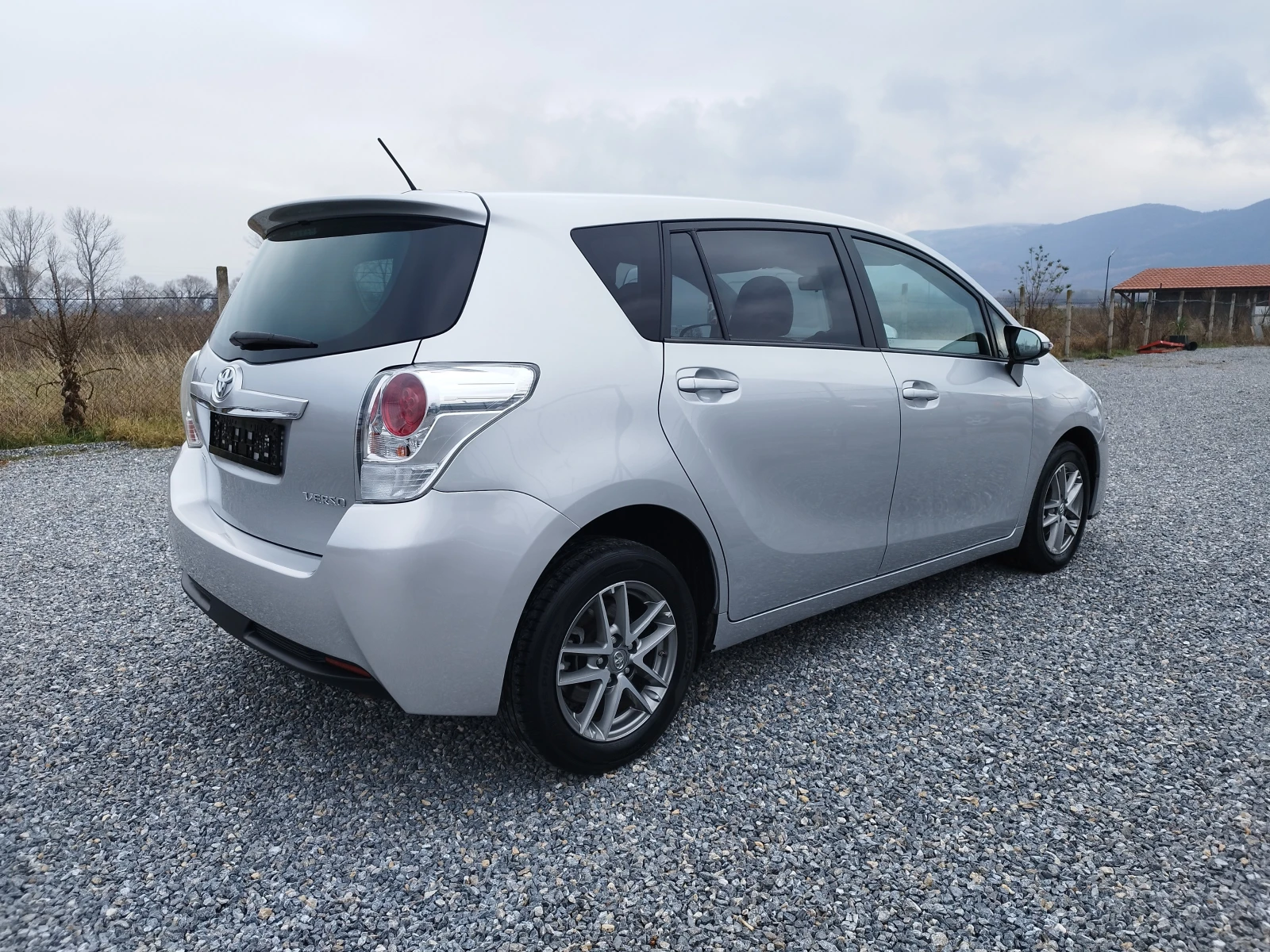 Toyota Verso 1.6  D4D    EVRO 6B - изображение 6