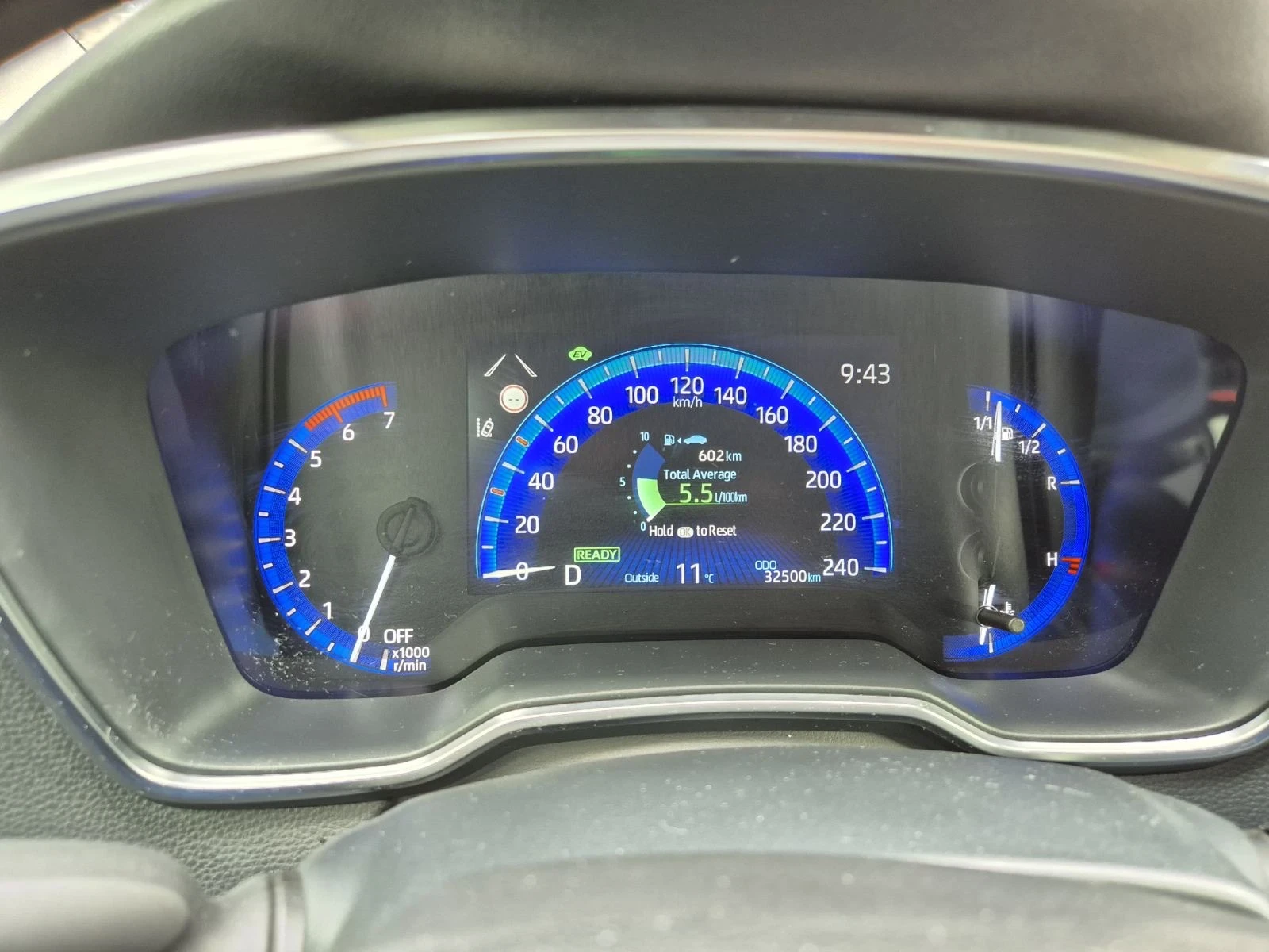 Toyota Corolla 1.8 Hybrid // | Mobile.bg   13