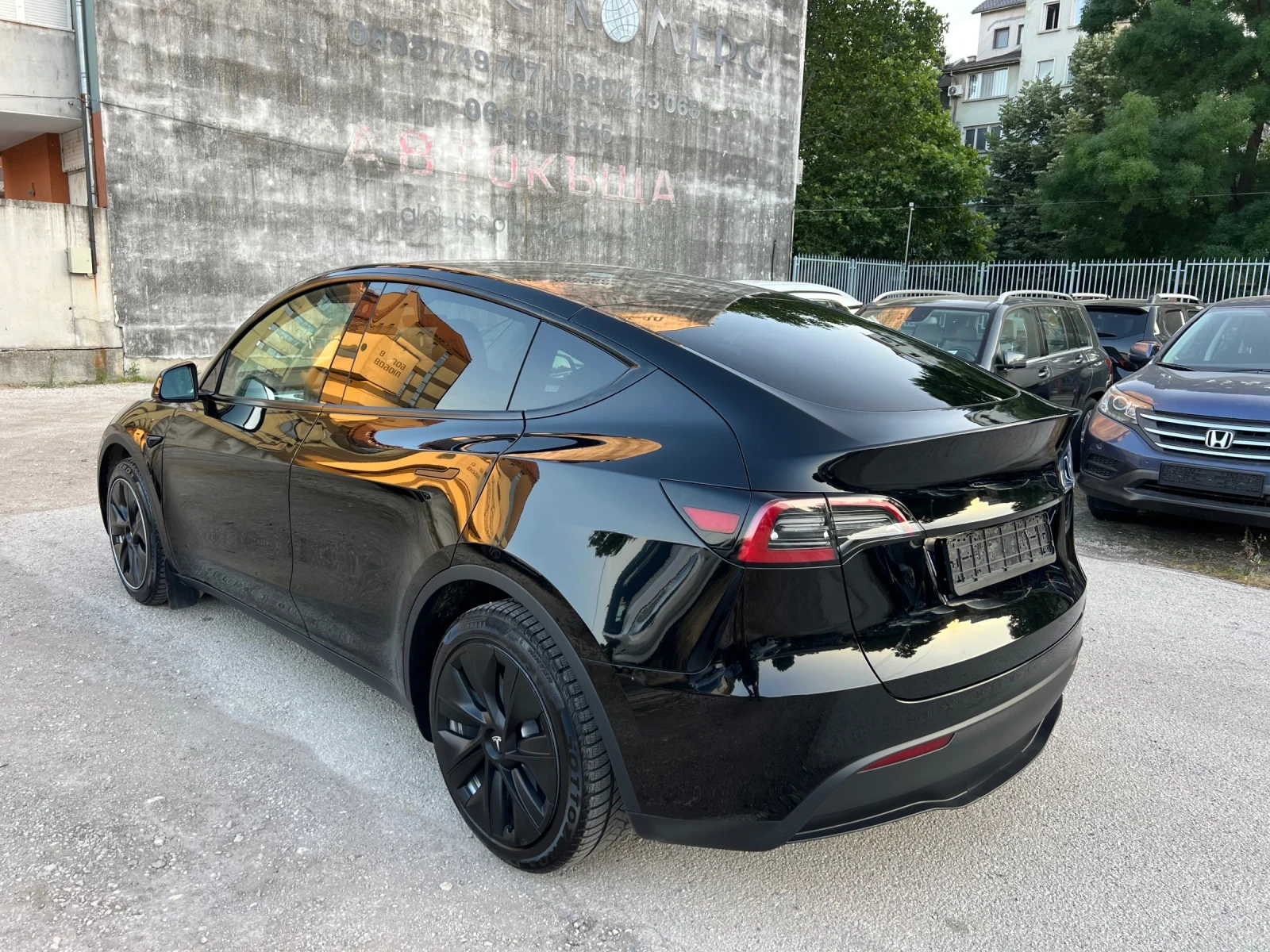 Tesla Model Y  - изображение 8