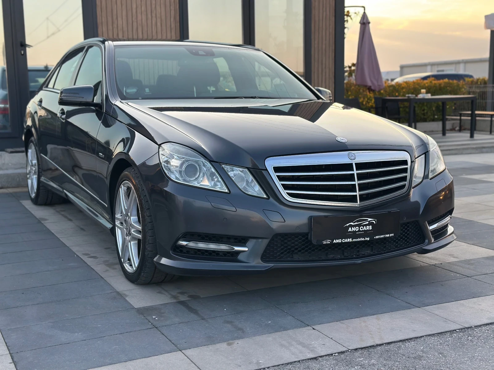 Mercedes-Benz E 350 * AMG LINE* Обдухване* Масаж* DynamicSeat* BlindSp - изображение 2